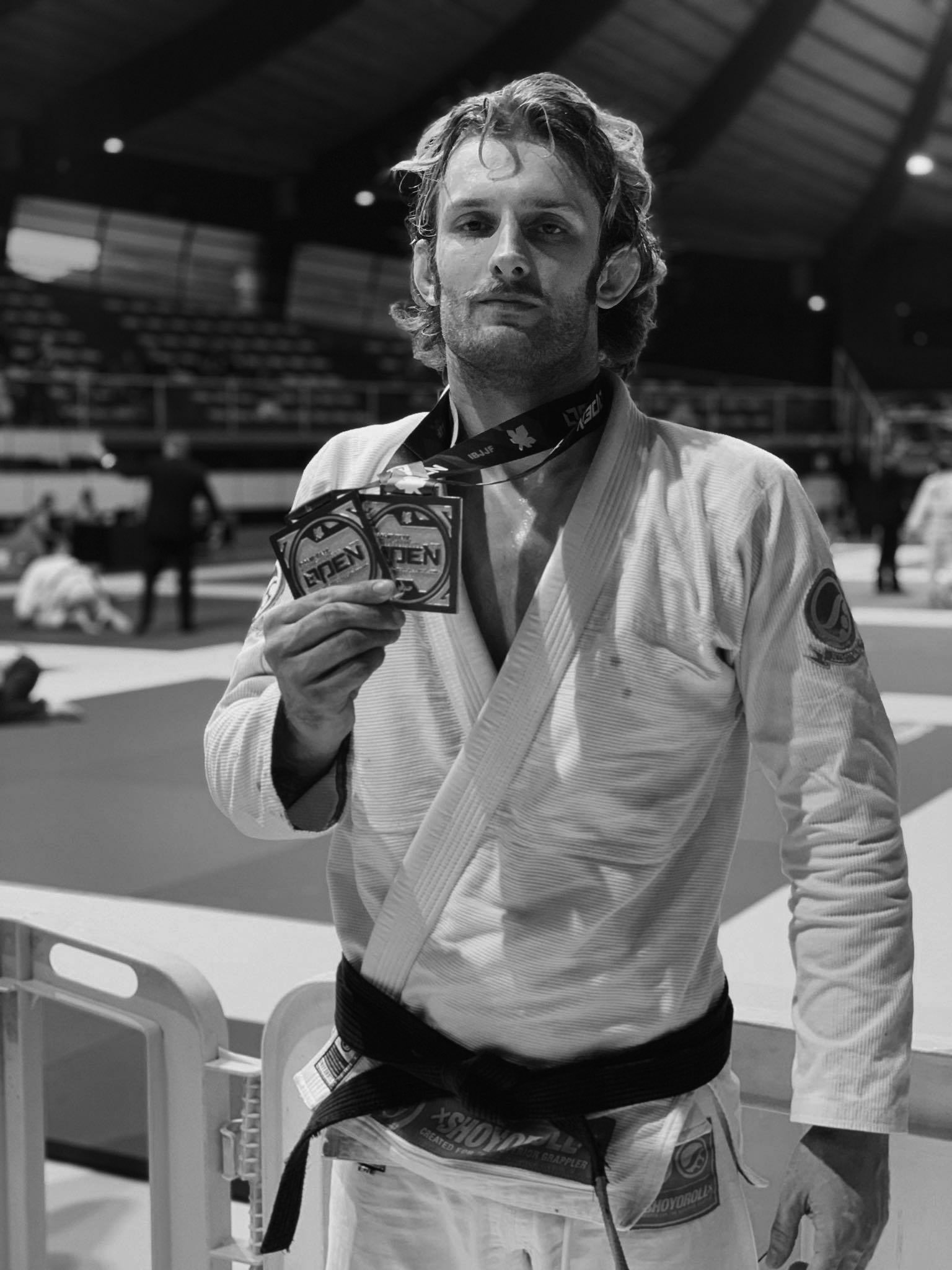 Adam z medalami
